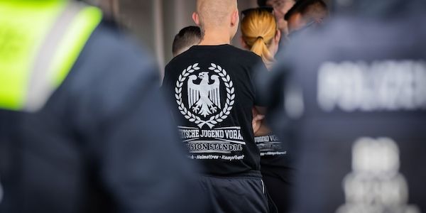 Im Sog der Extremisten: Berliner Eltern und Schulen suchen Rat
