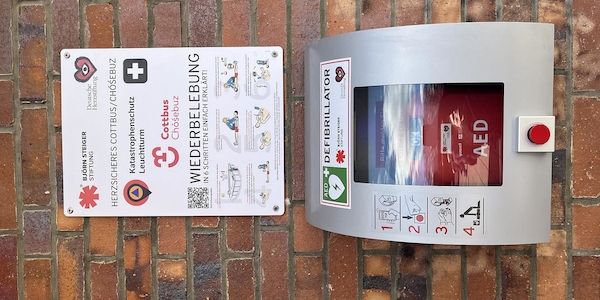 Cottbus fördert Herzsicherheit mit 26 neuen Defibrillatoren
