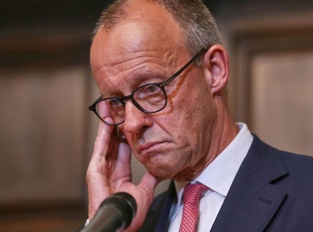 Politbarometer: Union sackt ab - Zufriedenheit mit Merz bricht ein