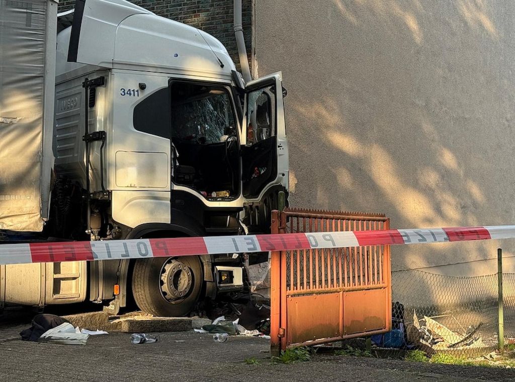 Zwei Tote und ein Verletzter nach LKW-Unfall in Oberhausen