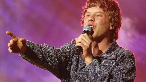 Warren bleibt an Spitze der Single-Charts - Zartmann auf Platz drei