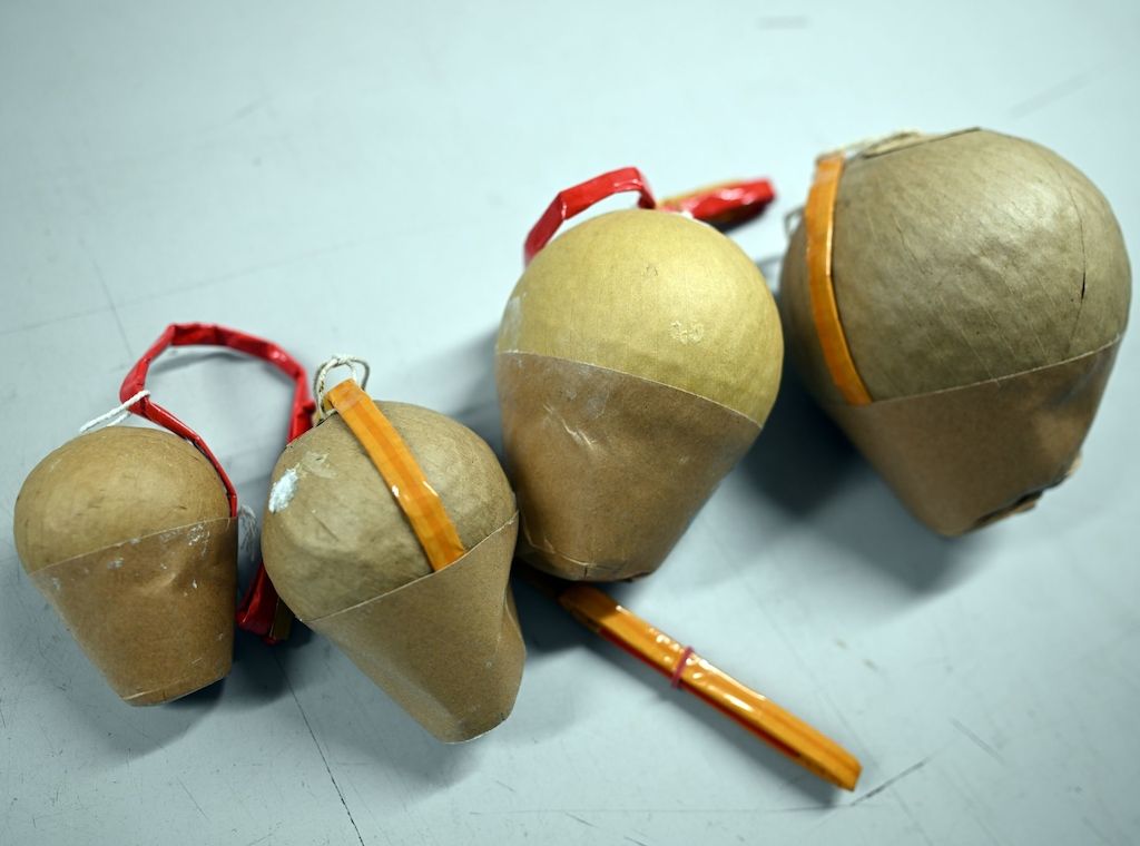 Berlin: Kugelbomben und hunderte Kilogramm Pyrotechnik entdeckt