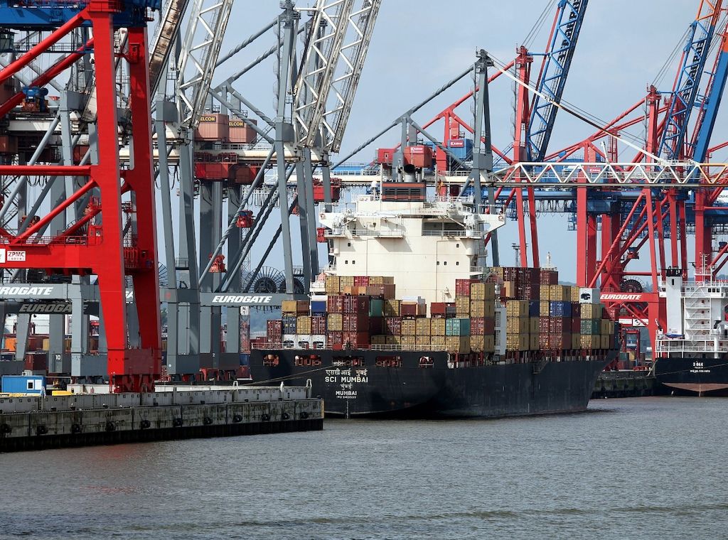 Exporterwartungen leicht verbessert