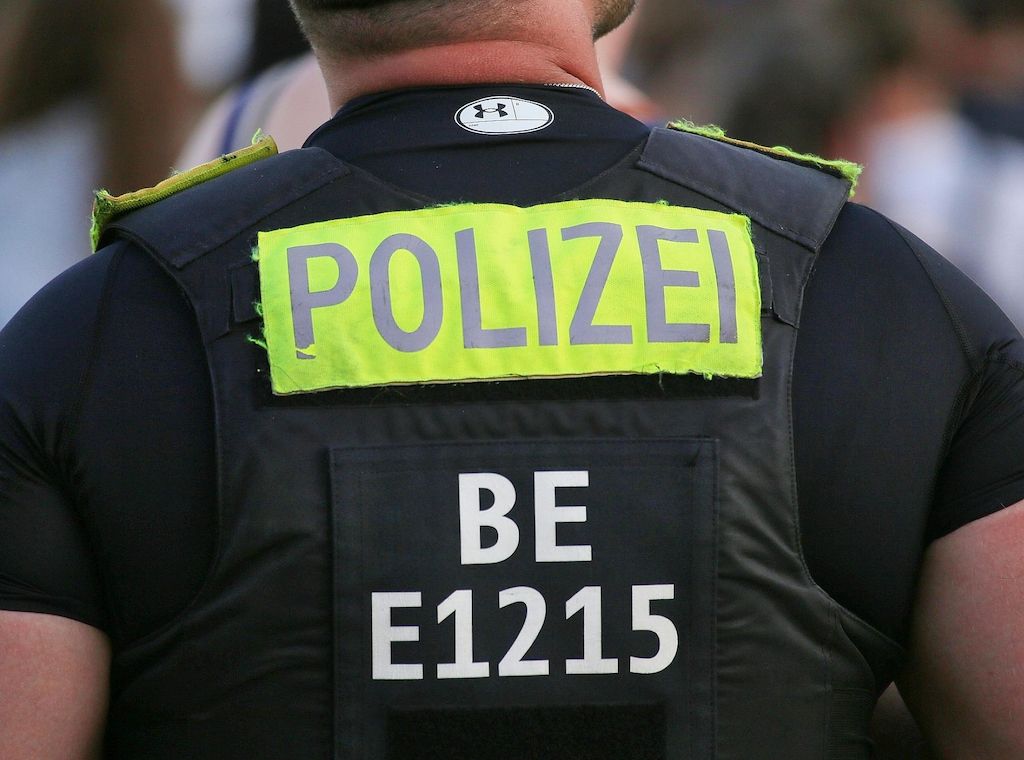 Zwei Männer nach Streit mit Jugendgruppe in Berlin-Charlottenburg verletzt