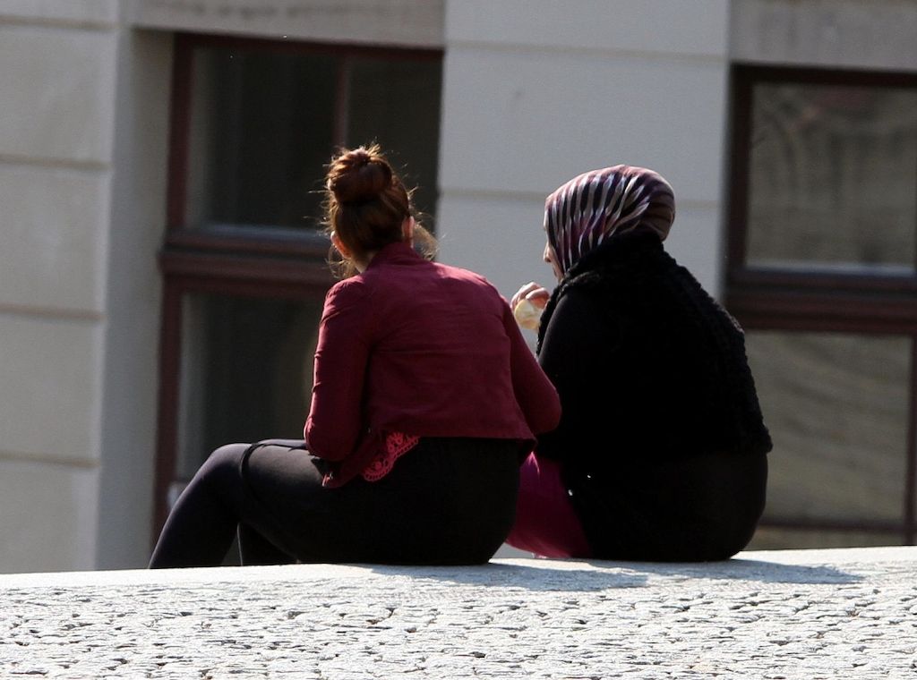 Vier von fünf Menschen mit Migrationshintergrund in NRW sprechen zu Hause Deutsch