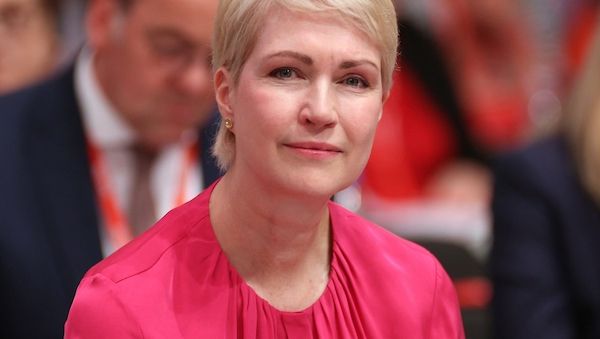 Schwesig lehnt Anhebung des Renteneintrittsalters ab