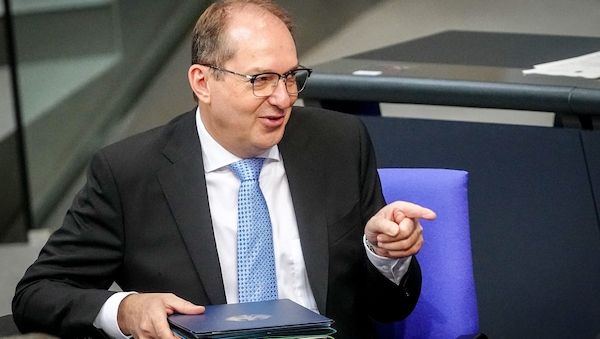Dobrindt: Nein zu Berliner Aufnahmeprojekt für Flüchtlinge