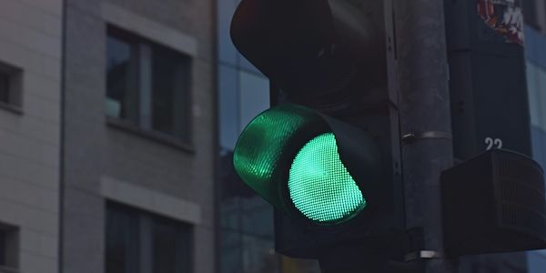 Rotlichtverstoß: Mit welchen Strafen Verkehrsteilnehmer rechnen müssen