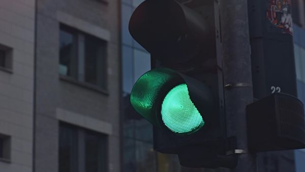 Rotlichtverstoß: Mit welchen Strafen Verkehrsteilnehmer rechnen müssen