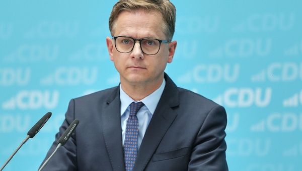 Linnemann sieht Schröder als Vorbild für Arbeitsmarktreform
