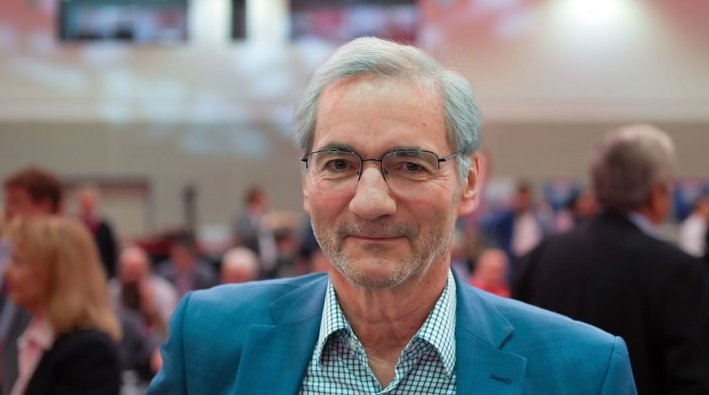 Ex-Ministerpräsident Platzeck verteidigt Kontakte nach Russland