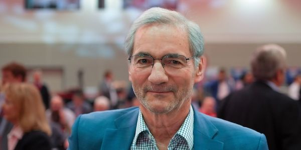 Ex-Ministerpräsident Platzeck verteidigt Kontakte nach Russland