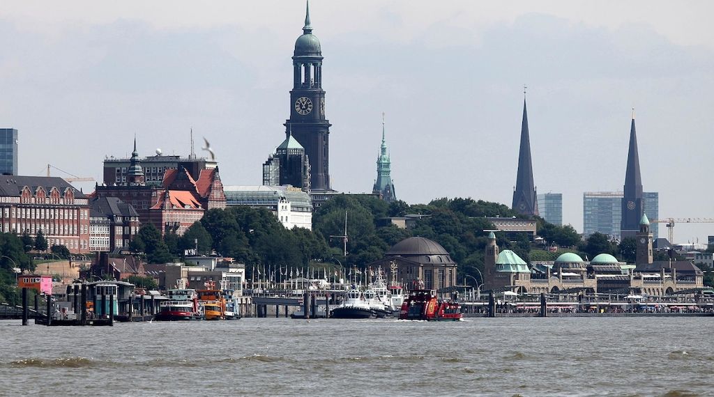 Hamburg zieht positive Straßenbaumbilanz und wird als Stadt der Bäume ausgezeichnet