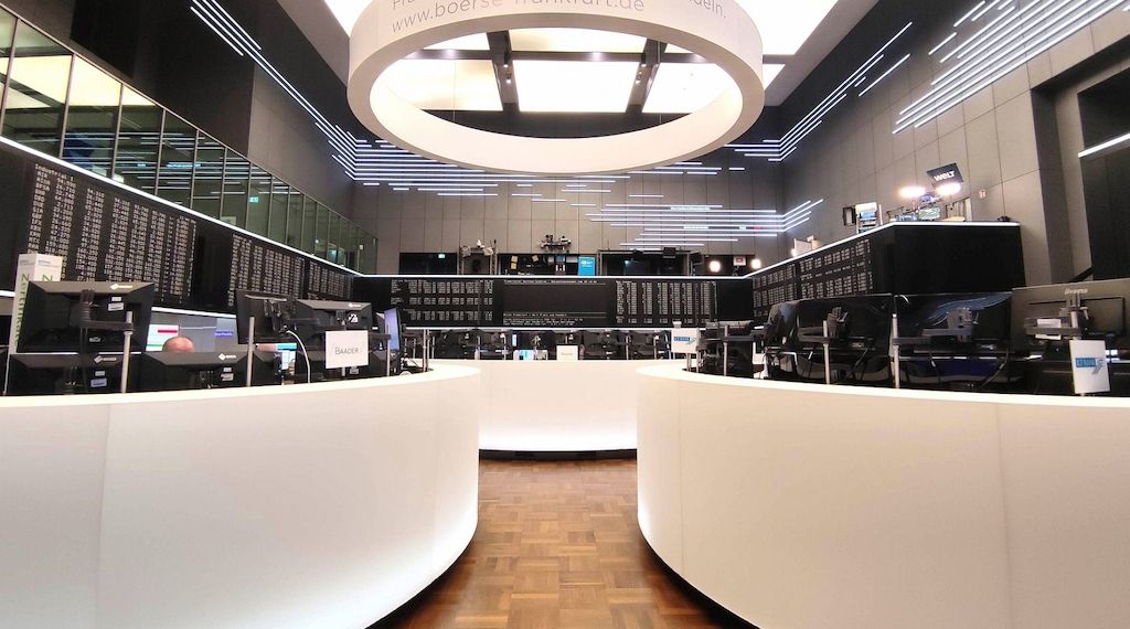 Dax leicht im Plus - Deutsche-Bank-Aktien gehen durch die Decke