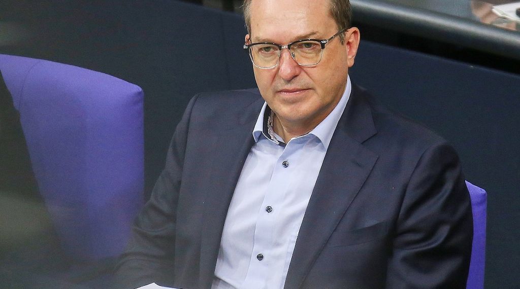 Dobrindt wirft Berlin mangelnde Prüfung bei Einbürgerungen vor