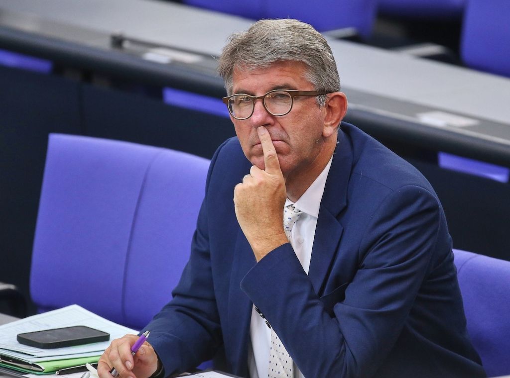 Kritik an "Kulturkampf-Minister" Weimer wegen Genderverbots