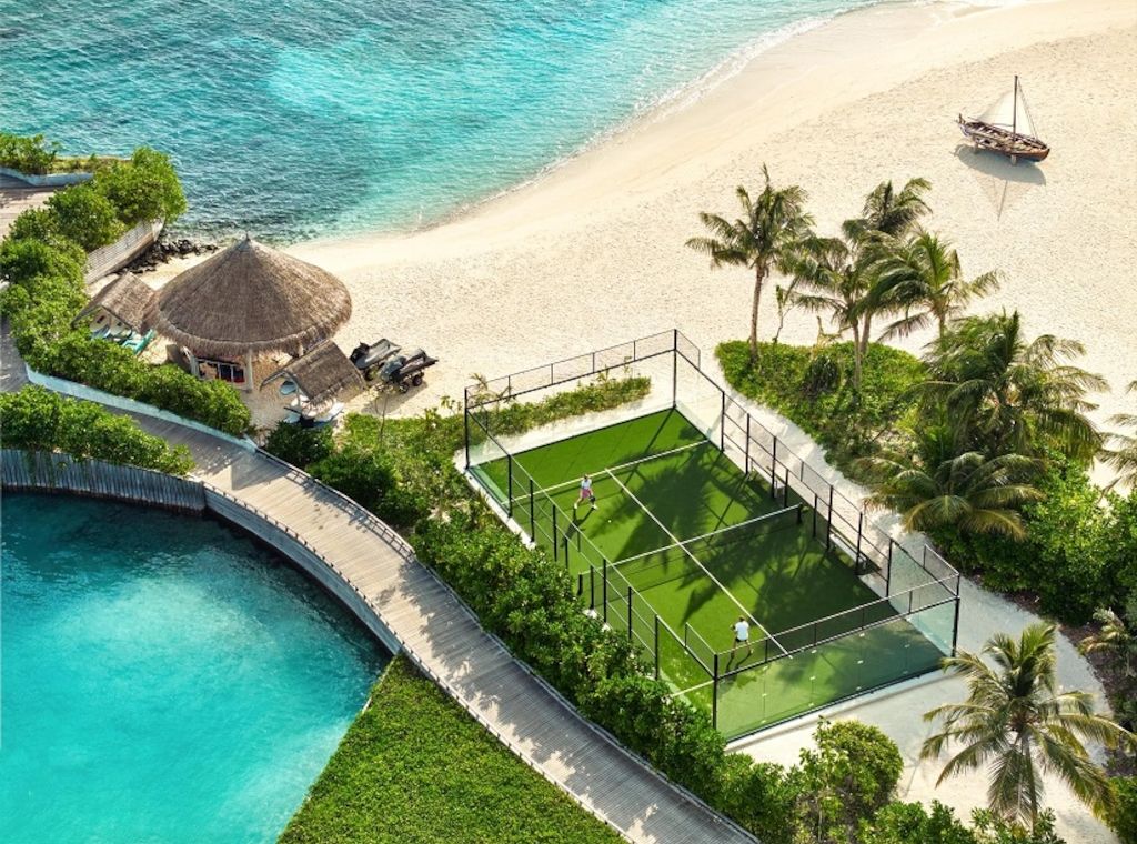 Padel Goes Malediven: Deutschlands Nr.1 Denise Höfer gibt Padel-Masterclass  im The Nautilus Maldives