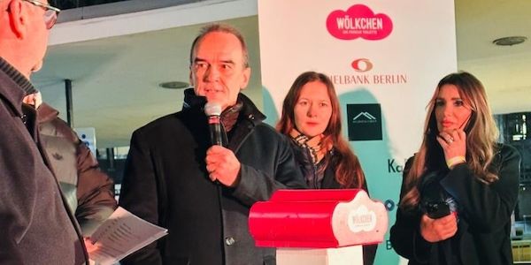 Berlins Ku’damm erstrahlt in festlicher Weihnachtsbeleuchtung