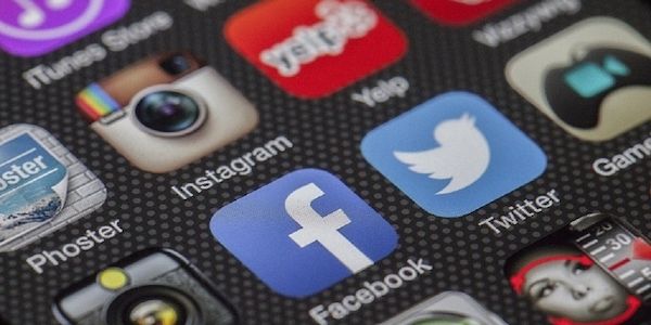 Internet-Verbot ist keine Lösung - ARAG IT-Experten über Kinder im World Wide Web