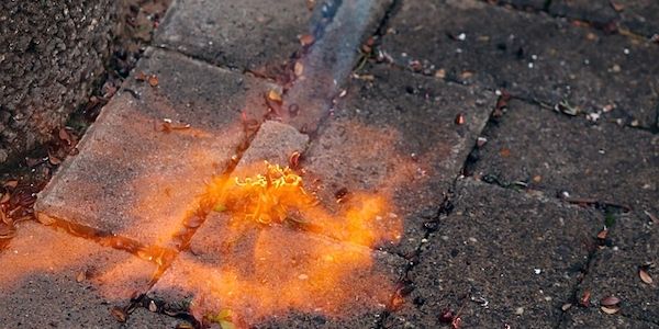 Experten über den richtigen Umgang mit Gasbrennern beim Unkrautjäten