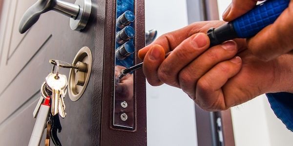 Günstig, schnell, zuverlässig: Ihr Schlüsseldienst für jede Notlage in Berlin