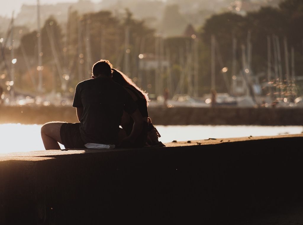 Falsches Spiel mit der Liebe? -Tipps für alle, die ihr Glück zum Valentinstag online suchen