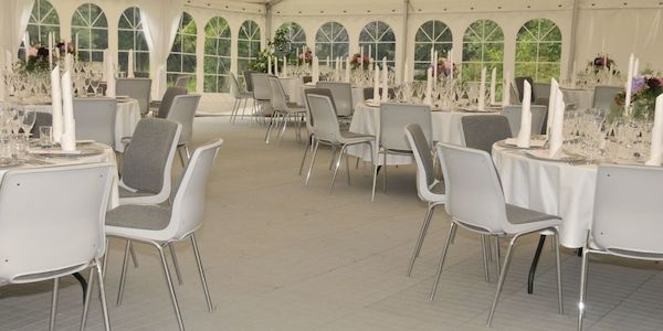 EXPO-tent - der Kunststoffboden für Festzelte und Party-Zelte
