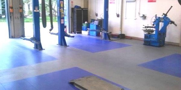 PVC-Böden für Auto- und Reifenservices