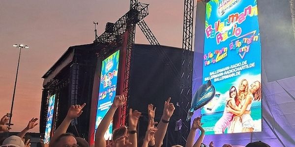 Gute-Laune-Musikmix: Mit Ballermann Radio durch den Tag feiern