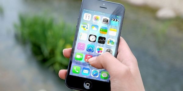 ARAG. Wenn das Smartphone die Kunst des Zuhörens untergräbt