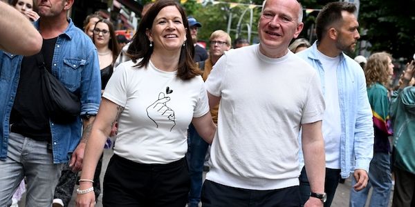 Kai Wegner und Günther-Wünsch in Partnerlook auf CSD