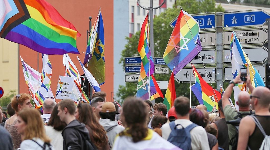 Wegner: "Regenbogenfahne steht für die Grundwerte dieser Stadt"