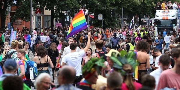 64 Festnahmen im Umfeld des CSD in Berlin - 3 Polizisten verletzt