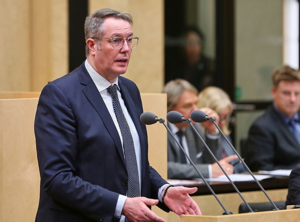Schweitzer drängt auf Beschäftigungsförderung für Rentenstabilität