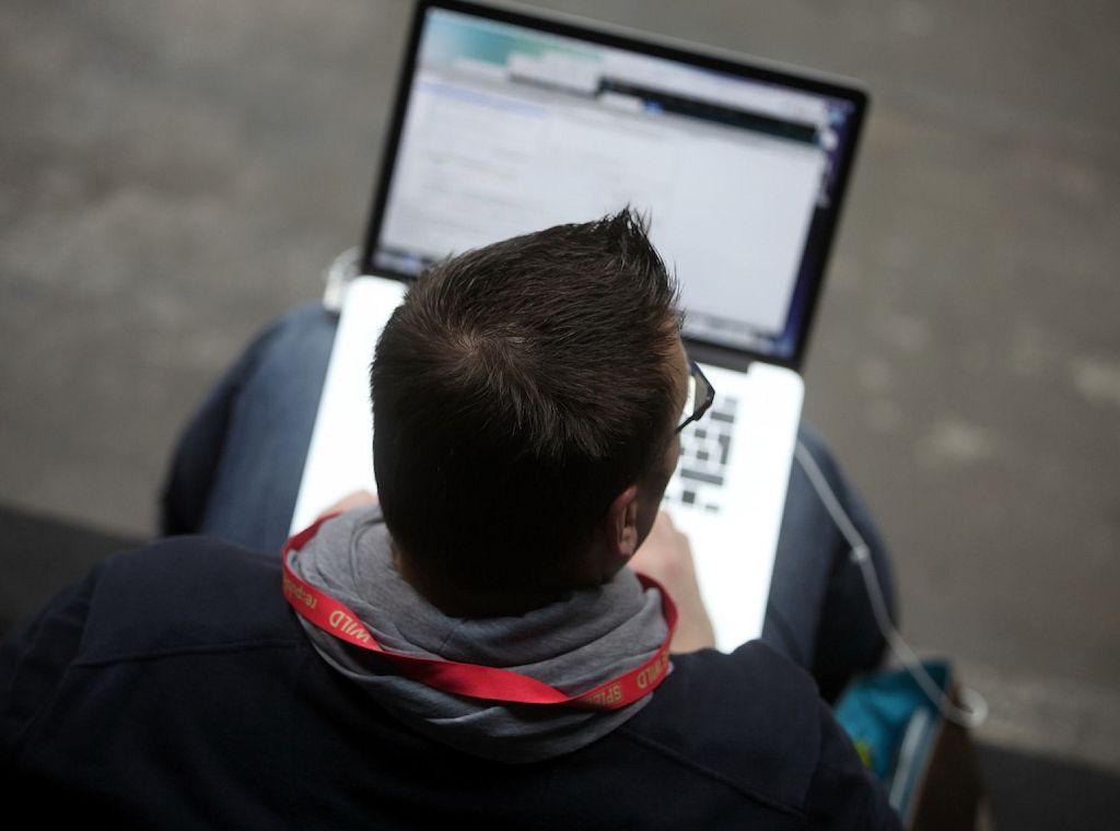 Umfrage: Deutscher Wirtschaft fehlen über 100.000 IT-Fachkräfte