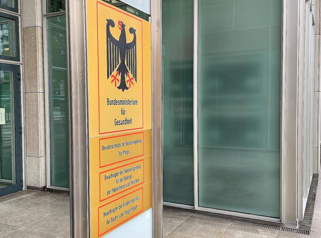 Bayerns Gesundheitsministerin kritisiert Bundesregierung zu Rx-Boni