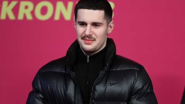 "Golden" an Spitze der deutschen Single-Charts - Sira auf Platz drei