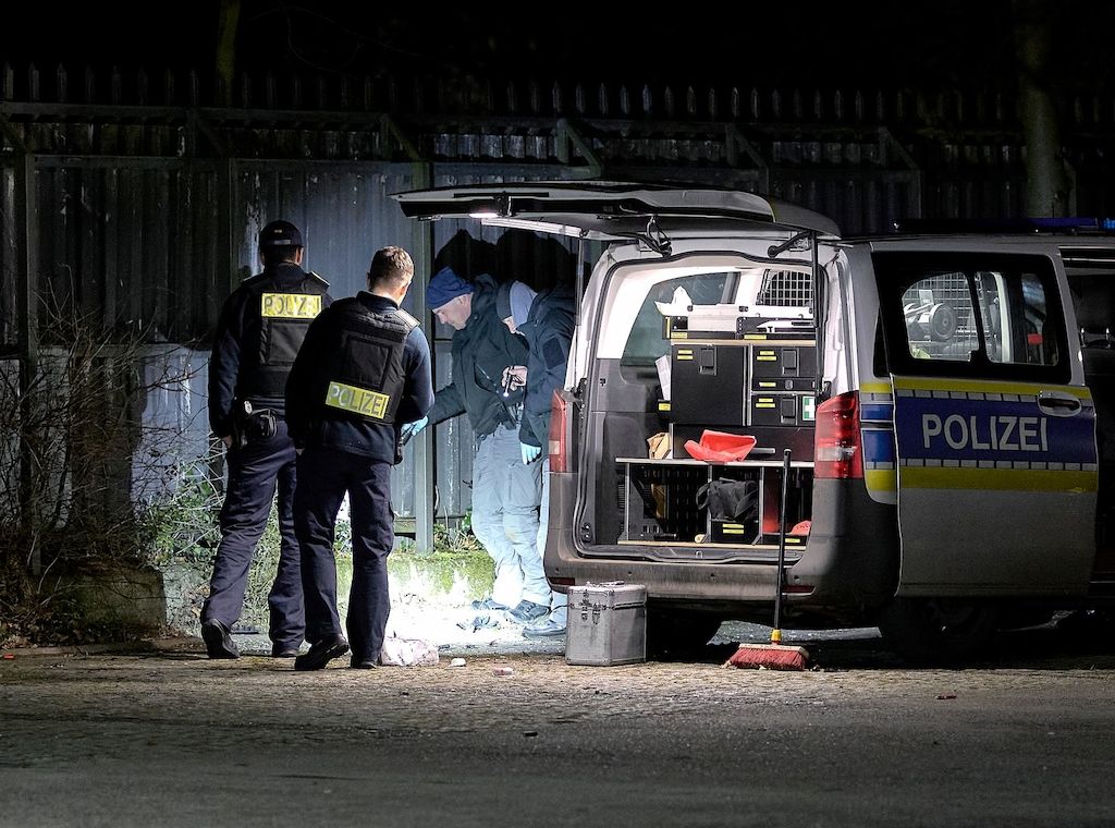 Explosion bei Berliner Polizei - Ermittlungen gegen Beamten
