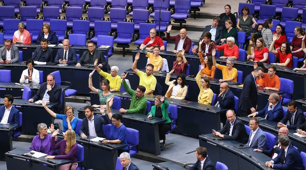 Grüne warnen Klöckner vor "Kulturkampf" im Plenarsaal