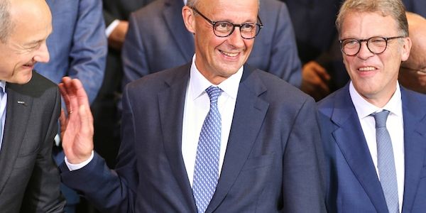 Linke kritisiert "Investitionsgipfel": "Großunternehmen hofiert"
