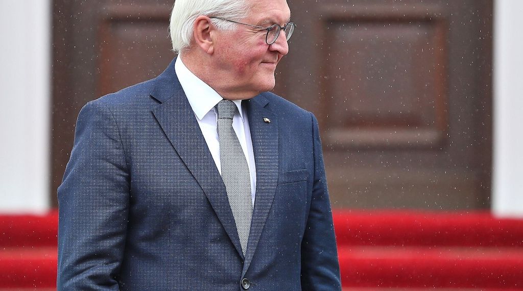 Steinmeier bei Halbfinale der Frauen-EM im Stadion