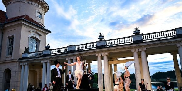Opernklänge von Strauss in Rheinsberg - Sonderbusse rollen