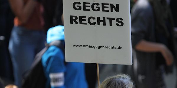 Bündnisgrüne im Austausch mit Omas gegen Rechts in Senftenberg
