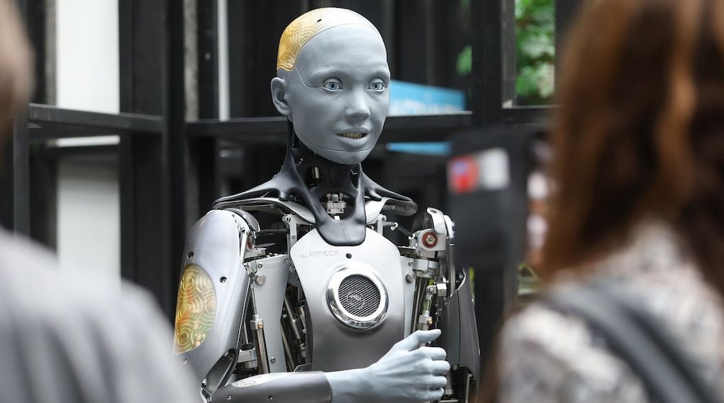 DRK-Präsidentin: Roboter können keine Pflege-Fachkräfte ersetzen