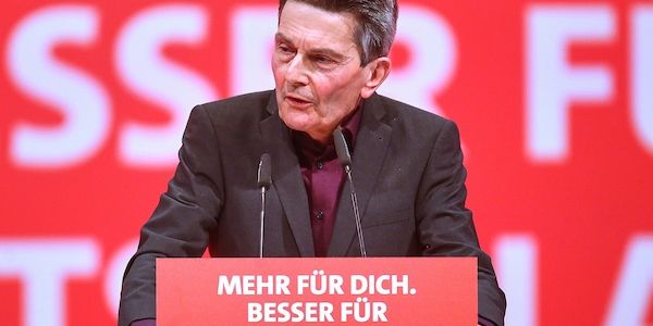Mützenich fordert scharfe Reaktion auf Trumps Atomdrohungen