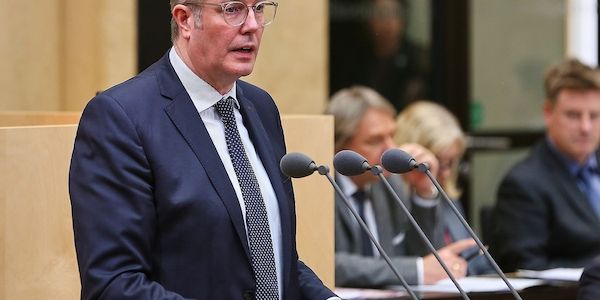 Schweitzer drängt auf Beschäftigungsförderung für Rentenstabilität