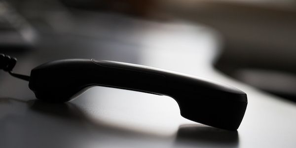 Polizei in Brandenburg: Falscher Polizist fordert Geld im Kochtopf