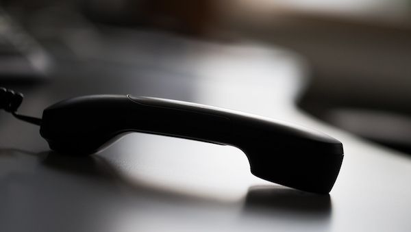 Polizei in Brandenburg: Falscher Polizist fordert Geld im Kochtopf