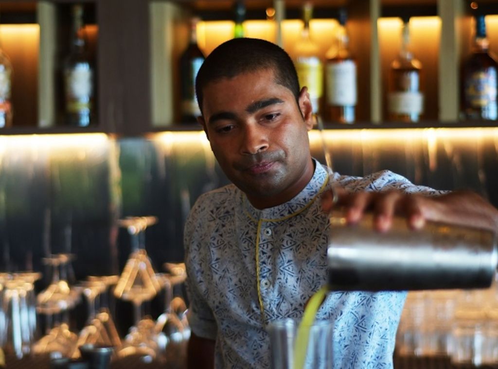 Der Bartender der Stars im Kandima Maldives-  Hoher Besuch zum Weltcocktailtag am 13. Mai