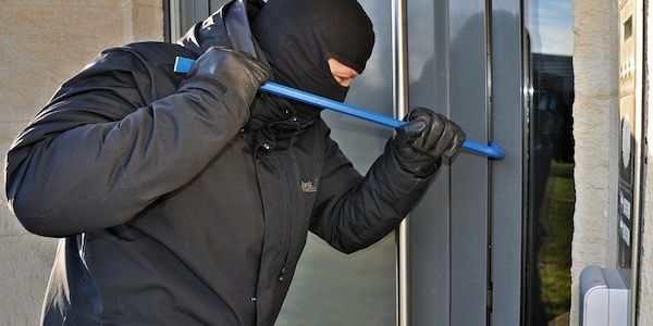 ARAG: So kann man sich vor Einbrüchen schützten
